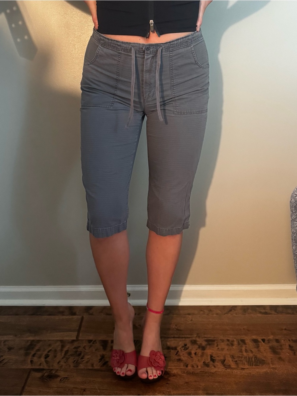 Vintage GAP Women’s Gray Drawstring Capri Pants